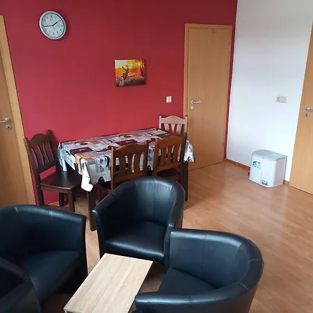 Apartment 3man Elend