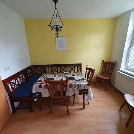 3man Apartment *